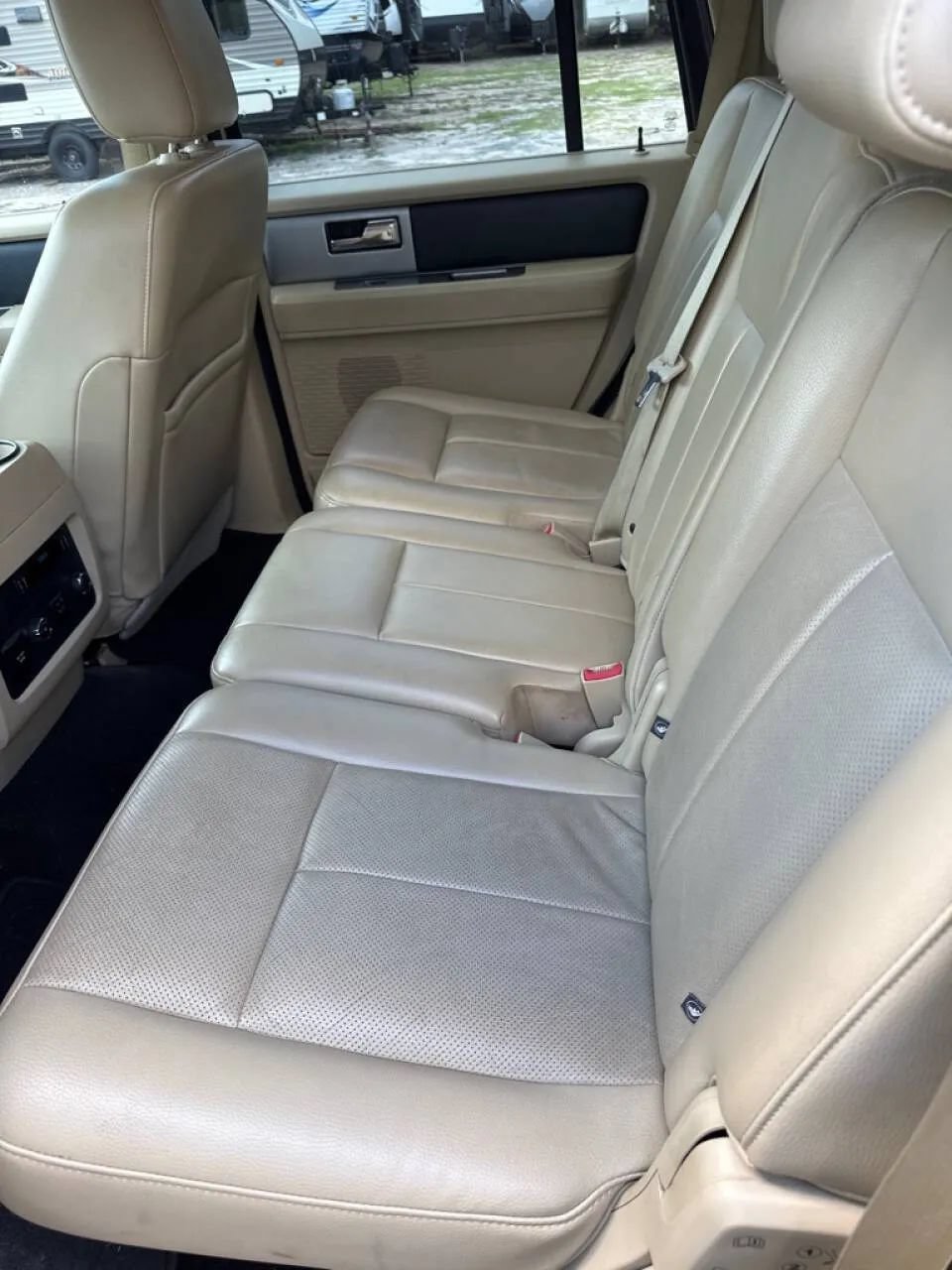 Used 2017 Ford Expedition XLT w/ Equipment Group 202A RWD image 9