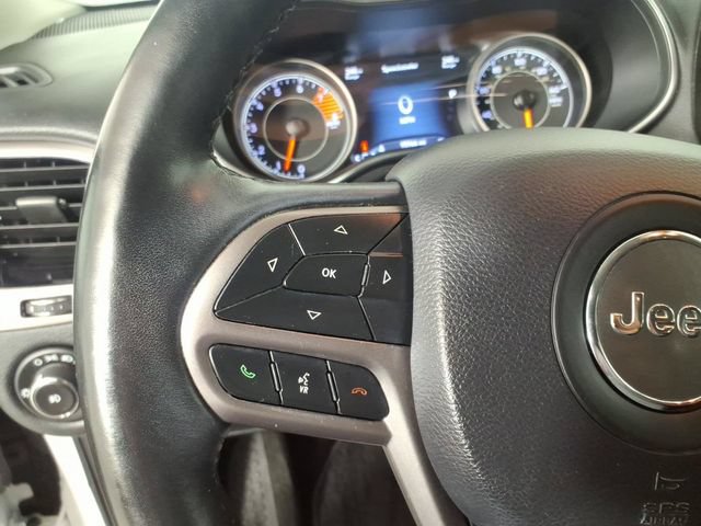 Used 2019 Jeep Cherokee Limited AWD/4WD image 17