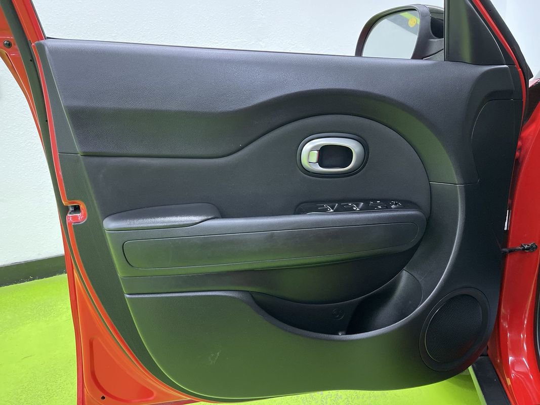 Used 2019 Kia Soul + FWD image 15