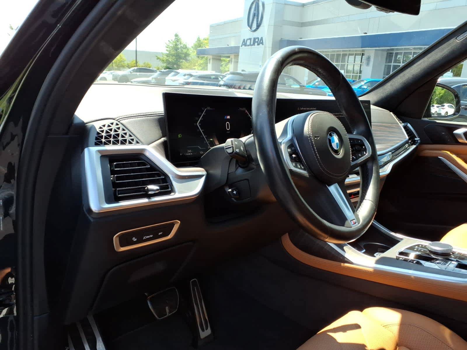 Used 2024 BMW X7 xDrive40i w/ M Sport Package AWD/4WD image 27