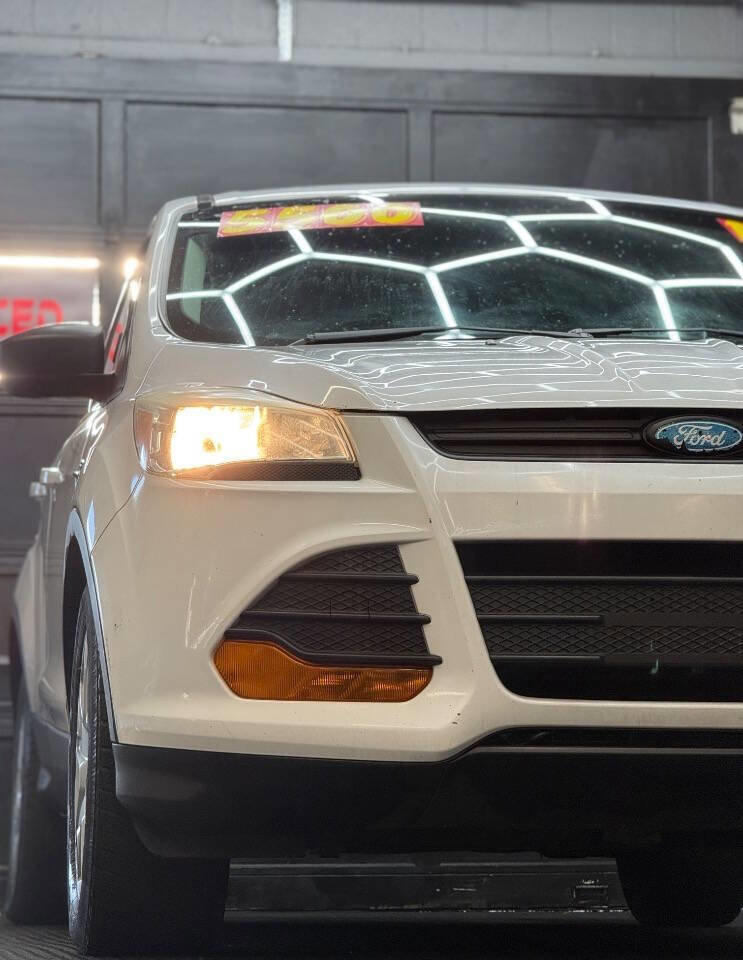 Used 2014 Ford Escape S FWD image 4