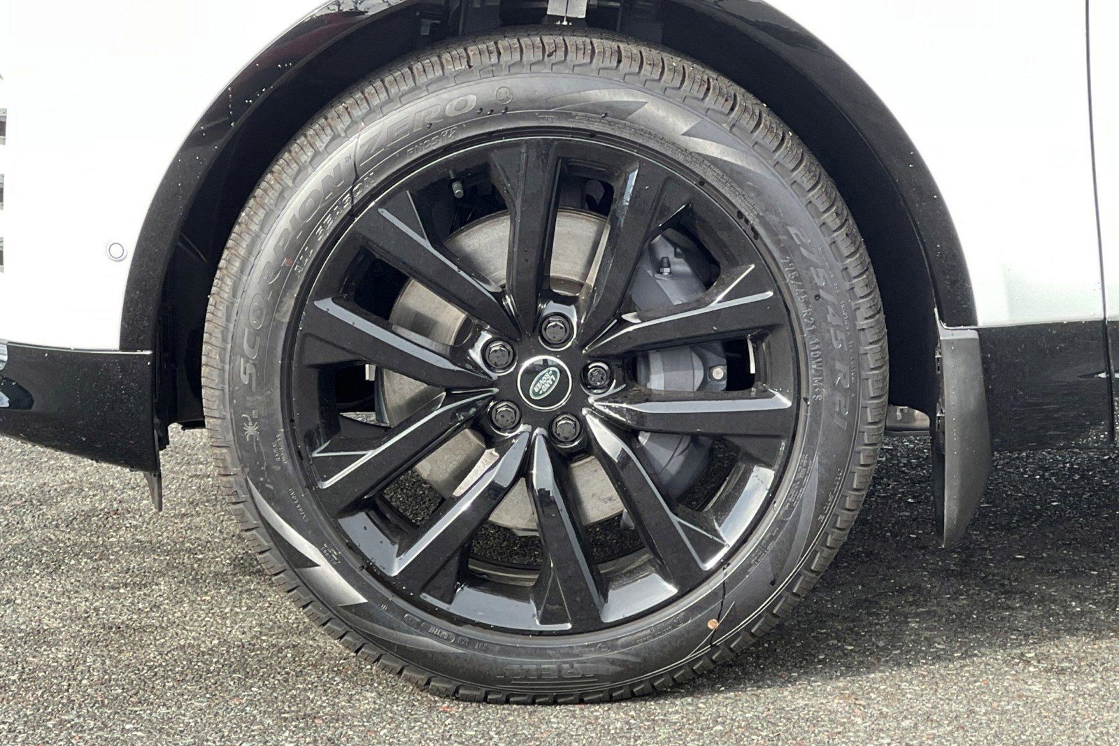 New 2026 Land Rover Discovery Limited Edition AWD/4WD image 11