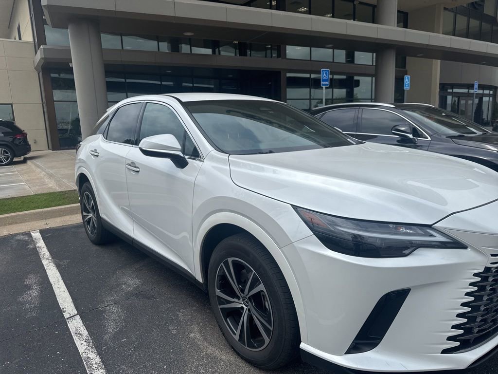 Used 2025 Lexus RX 350 FWD w/ Technology Package image 2