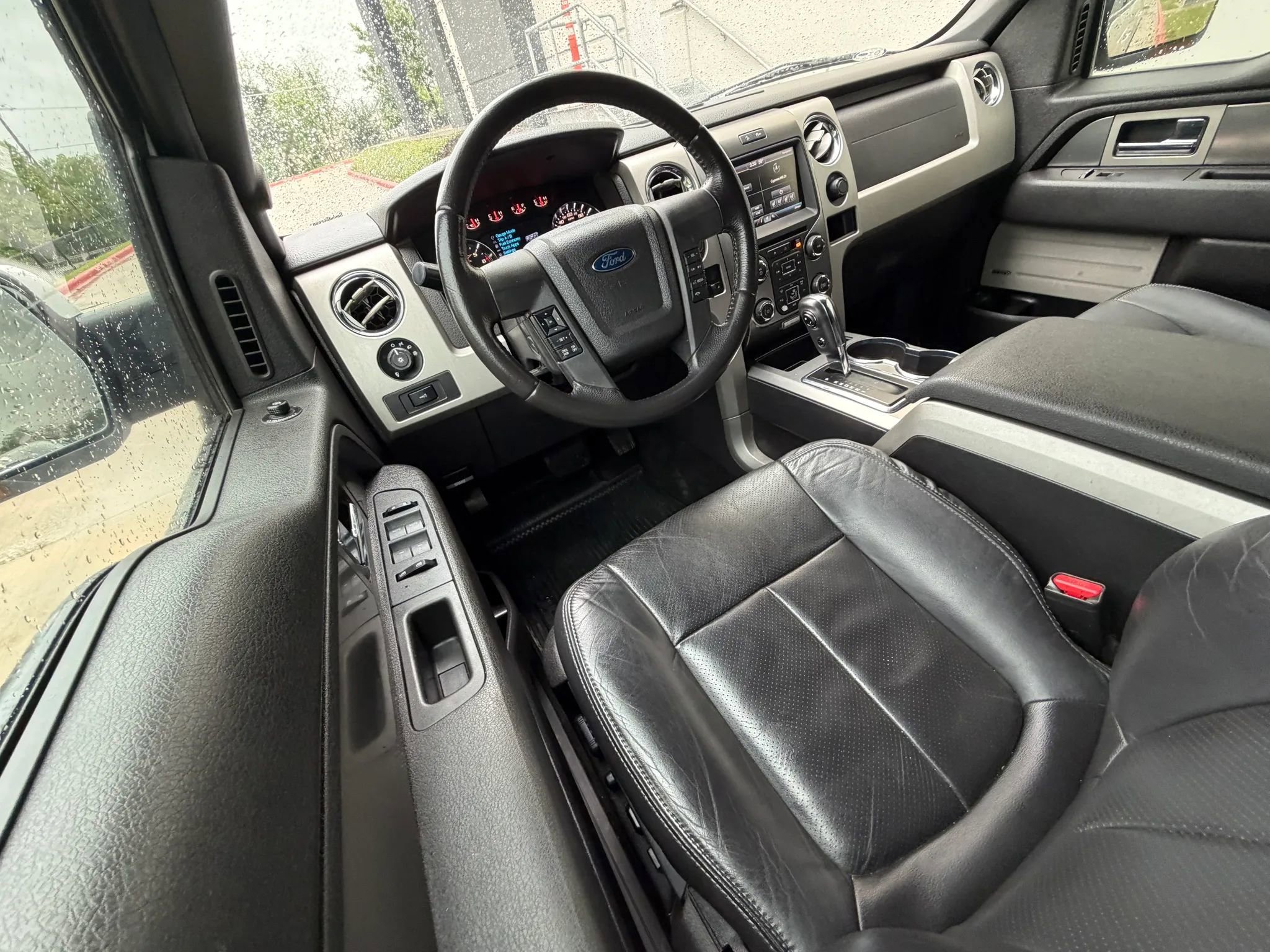 Used 2014 Ford F150 FX4 w/ Equipment Group 402A Luxury AWD/4WD image 5
