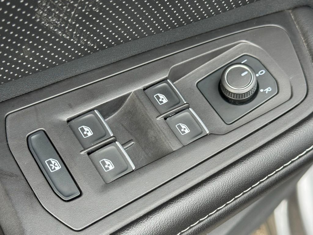 Used 2024 Volkswagen Atlas Cross Sport SE image 24