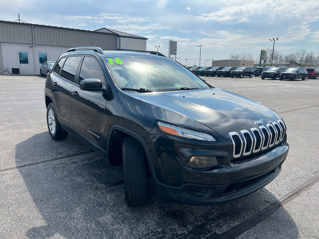 Used 2016 Jeep Cherokee Sport w/ Cold Weather Group image 4