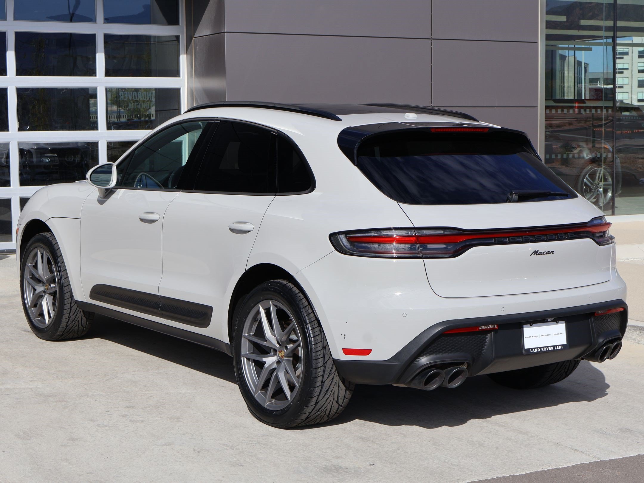 Used 2023 Porsche Macan AWD/4WD image 8