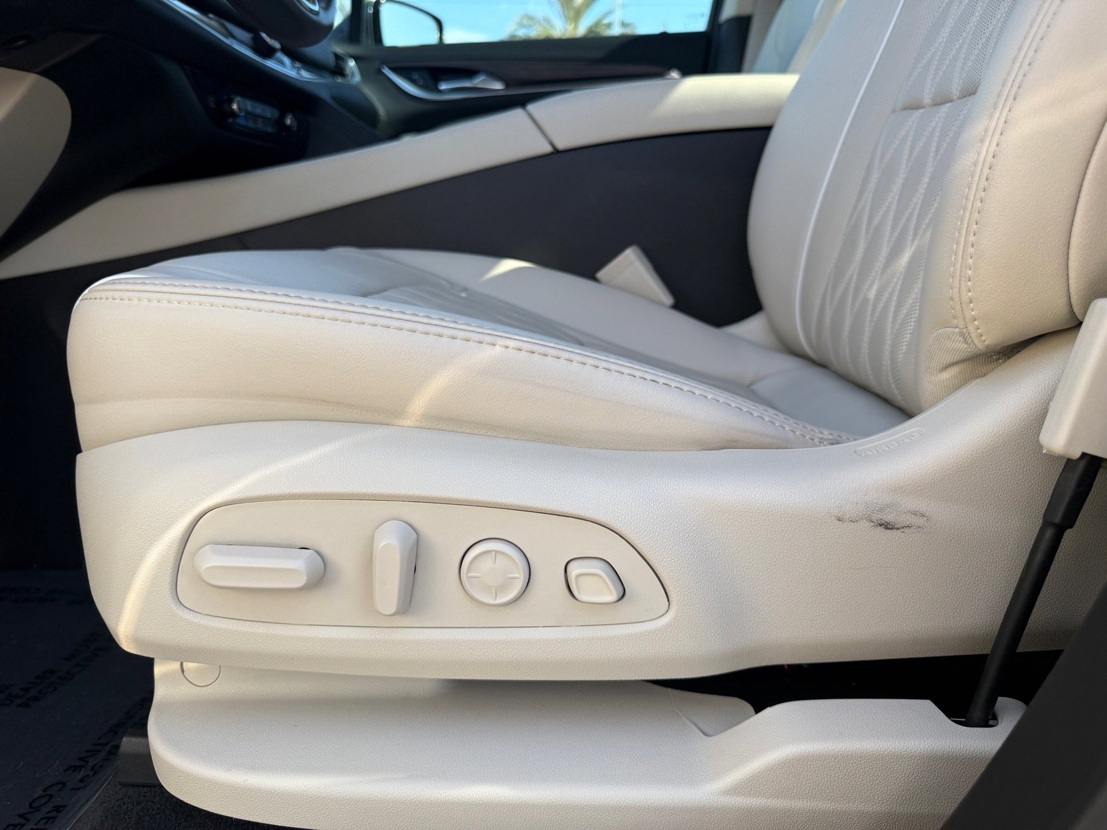 Certified 2023 Buick Enclave Avenir w/ Avenir Technology Package FWD image 10