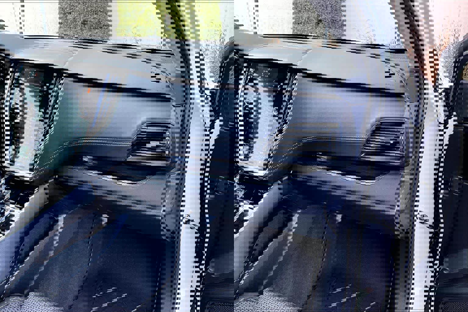 Used 2025 Subaru Outback Premium image 19