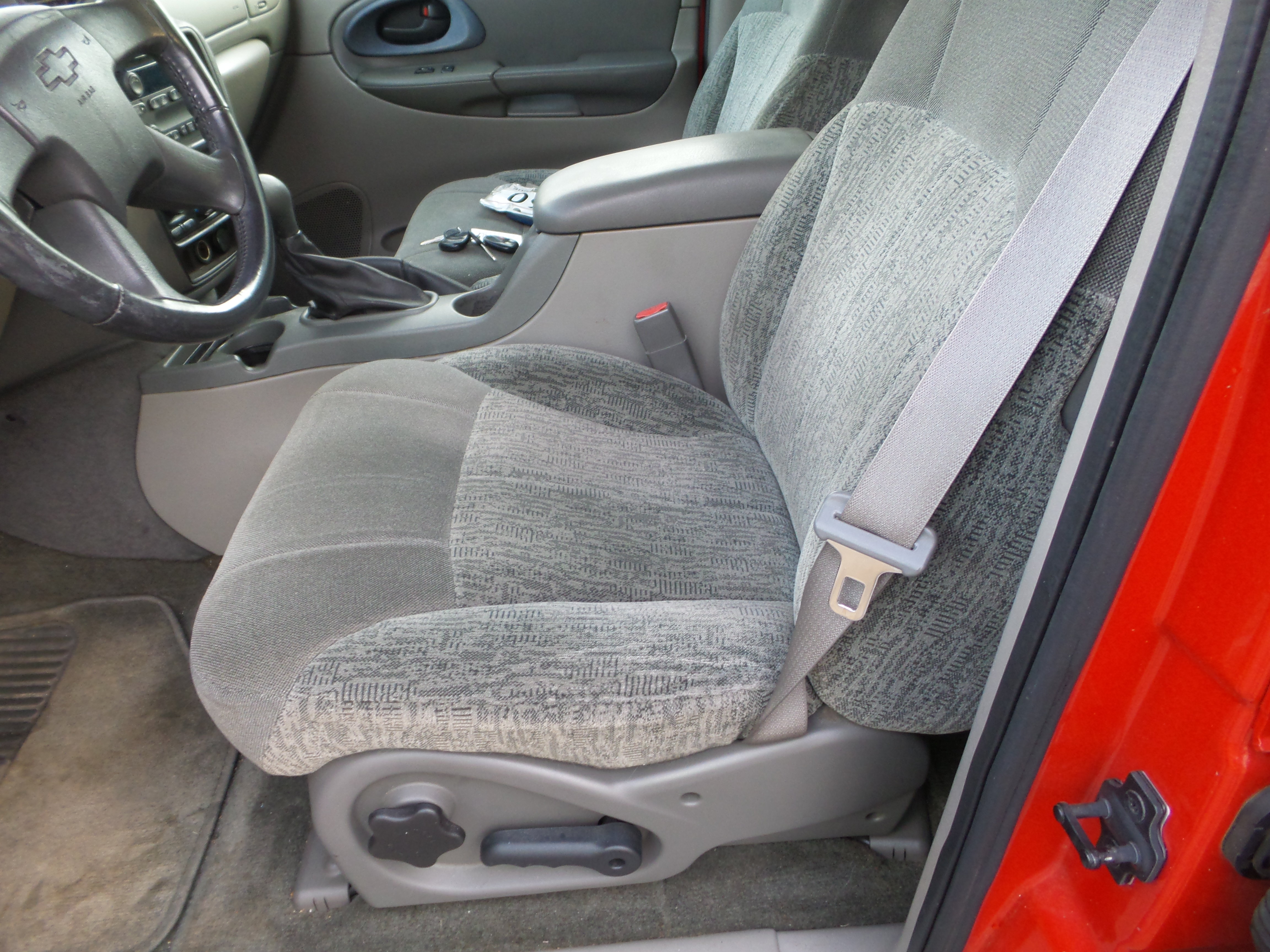 Used 2002 Chevrolet TrailBlazer LS w/ Preferred Equipment Group RWD image 42
