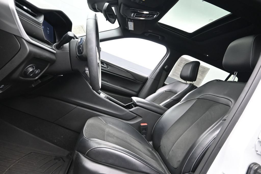 Used 2023 Jeep Grand Cherokee L Laredo RWD image 12