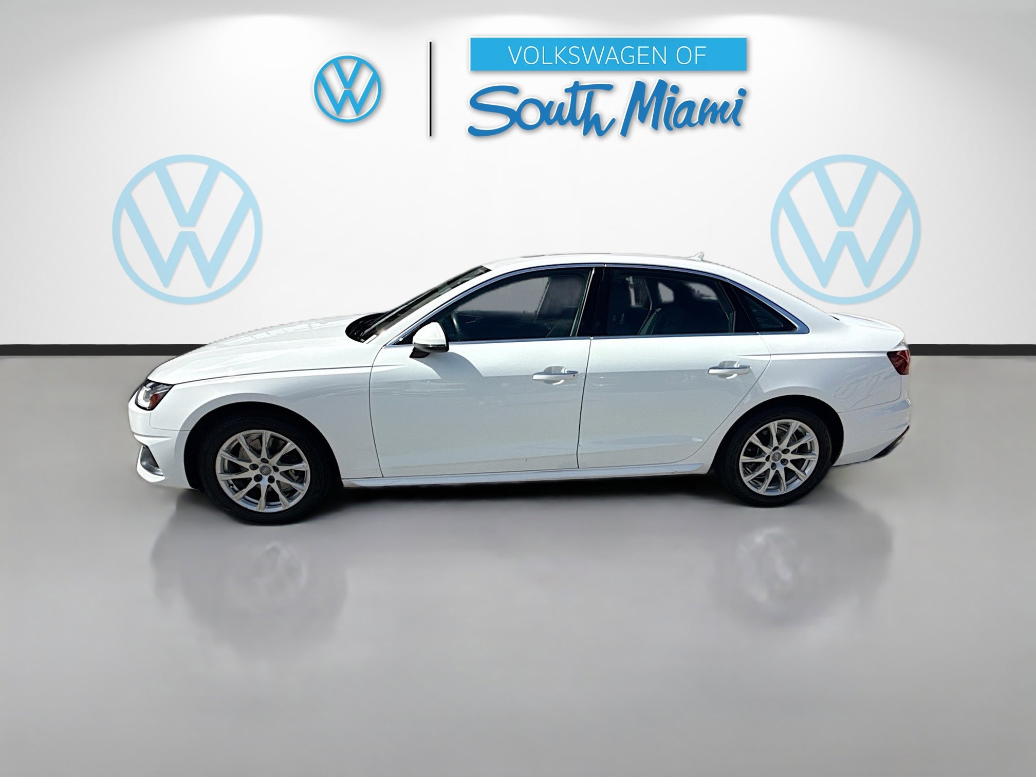 Used 2020 Audi A4 2.0T Premium w/ Convenience Package image 4