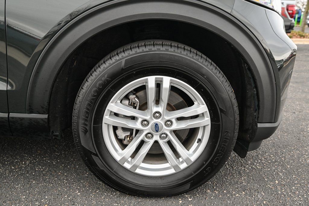Certified 2023 Ford Explorer XLT w/ Equipment Group 202A image 15