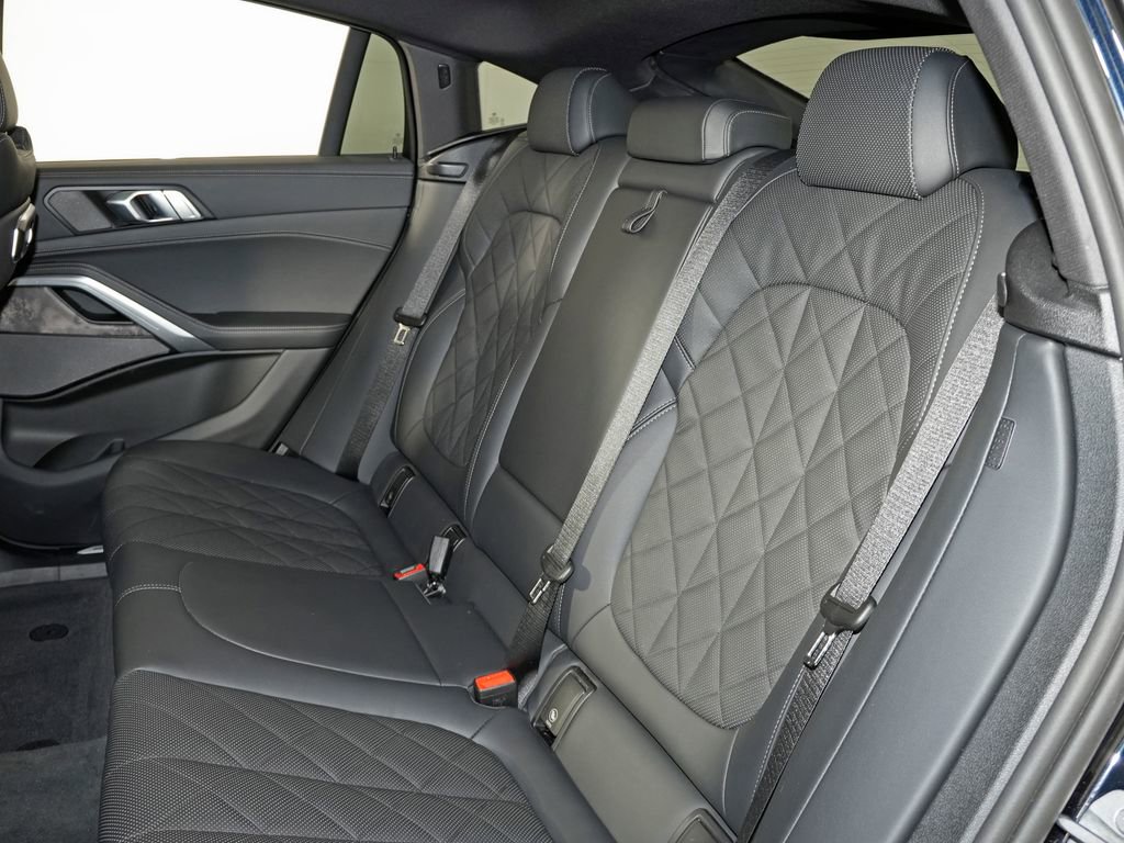 Used 2025 BMW X6 xDrive40i w/ Premium Package image 34