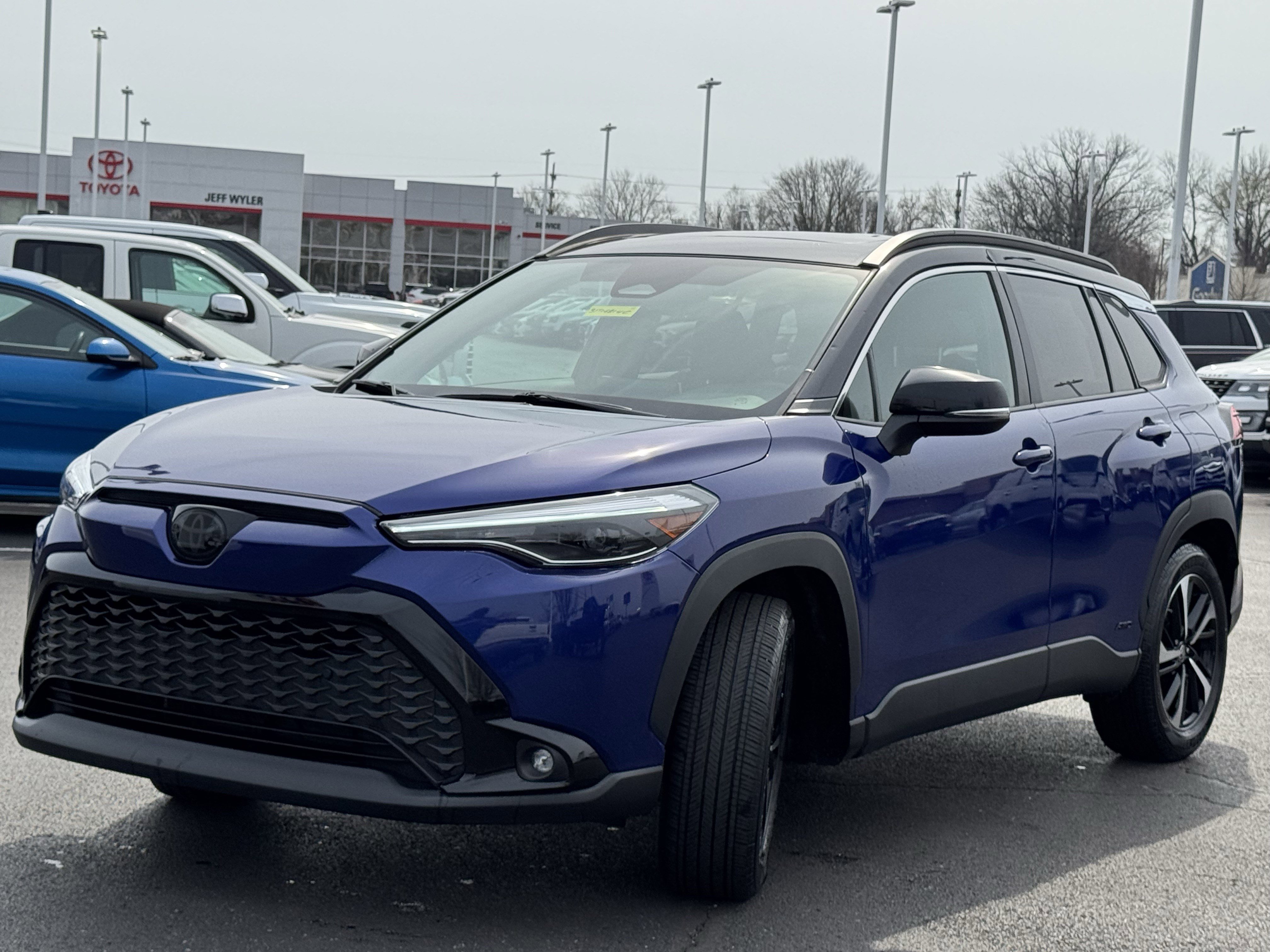 Used 2024 Toyota Corolla Cross XSE w/ Convenience Package image 15