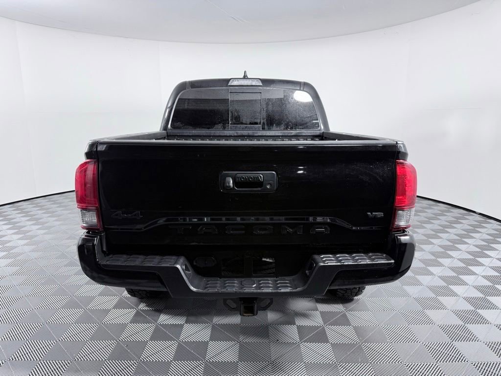 Used 2023 Toyota Tacoma SR5 w/ Technology Package image 4