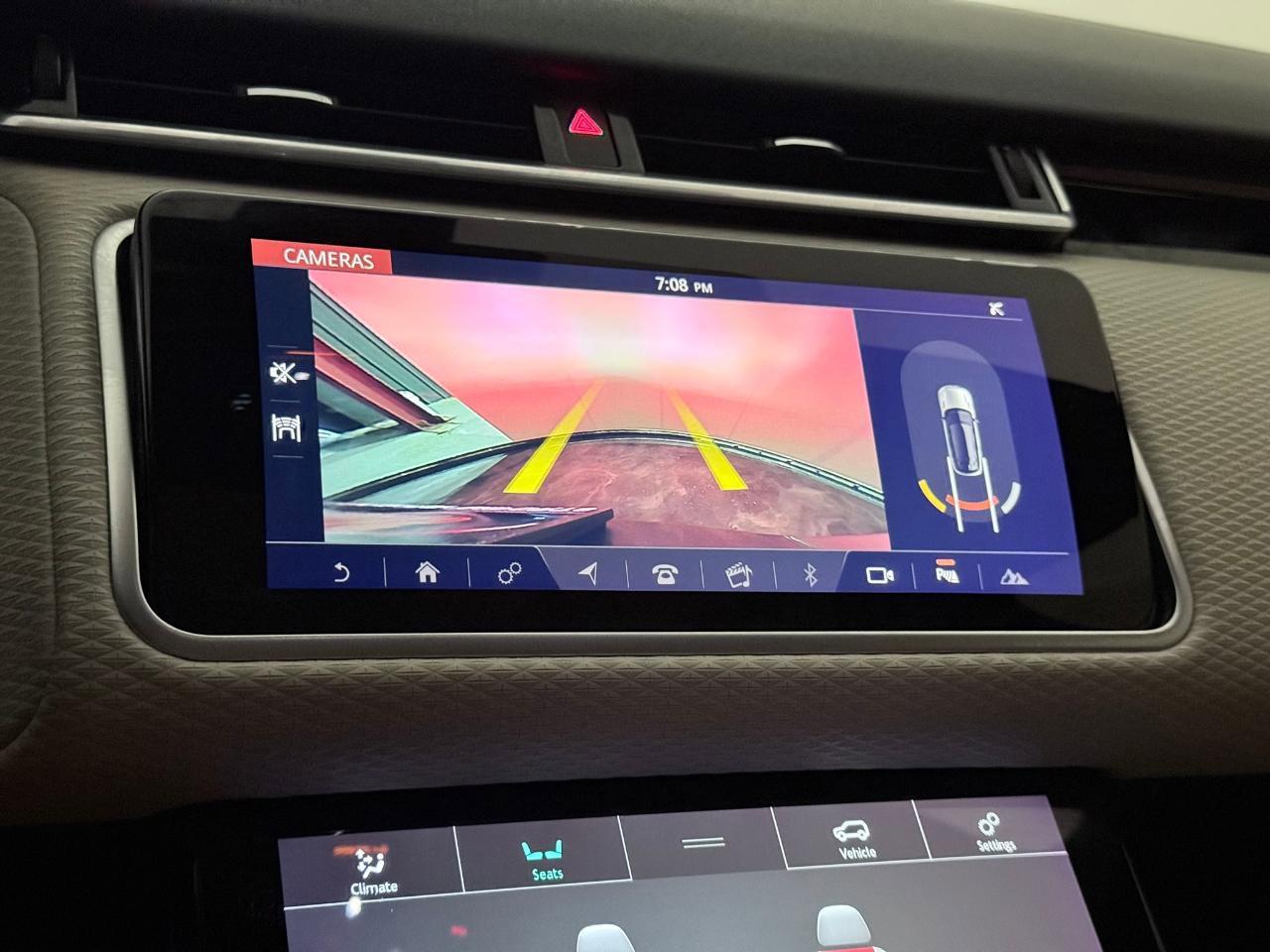 Used 2020 Land Rover Range Rover Velar R-Dynamic S AWD/4WD image 34