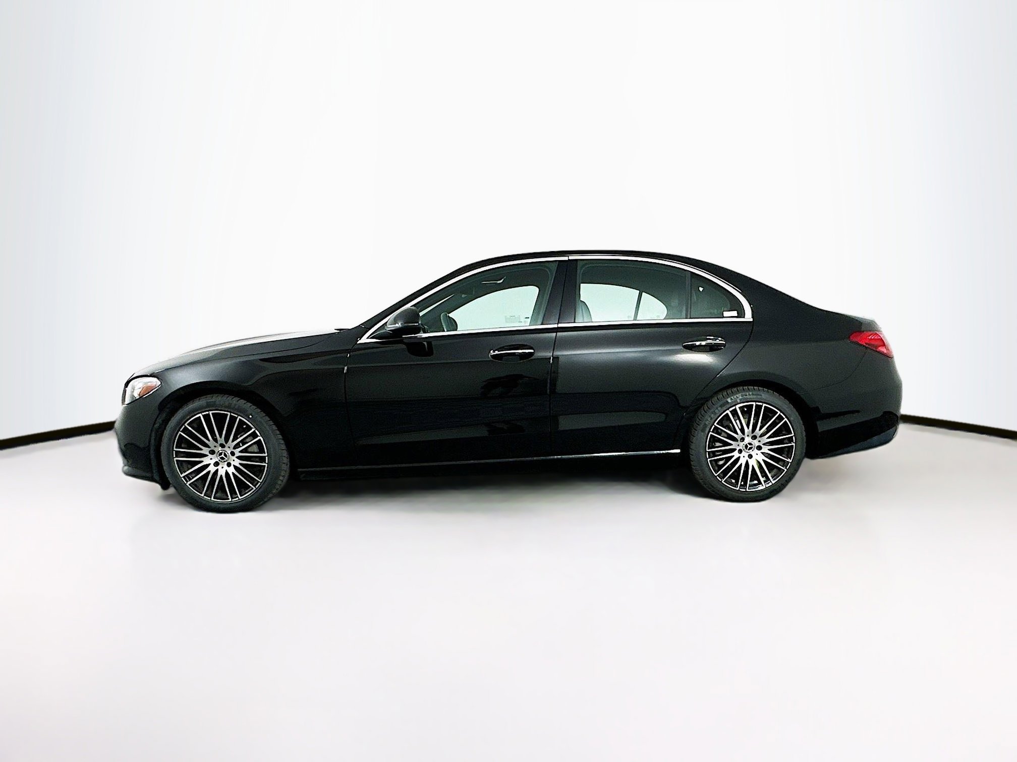 Used 2023 Mercedes-Benz C 300 Sedan image 4