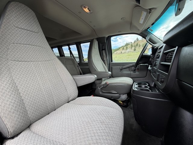 Used 2016 Chevrolet Express 3500 LT w/ LT Preferred Equipment Group RWD image 31