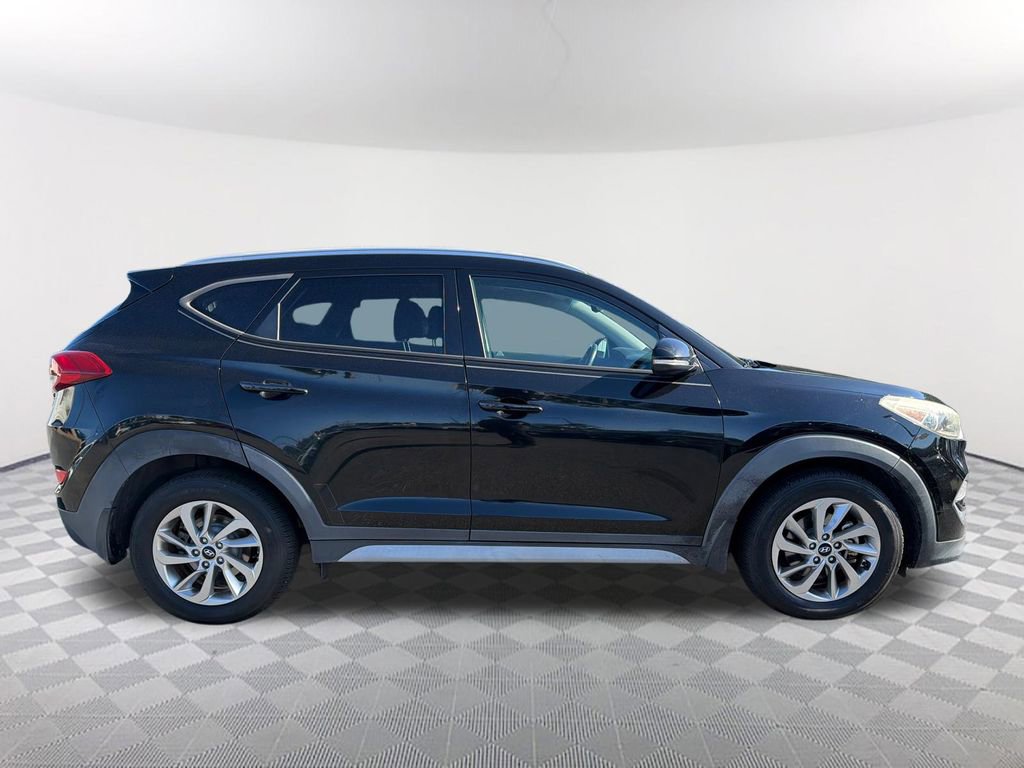 Used 2017 Hyundai Tucson SE Plus FWD image 4