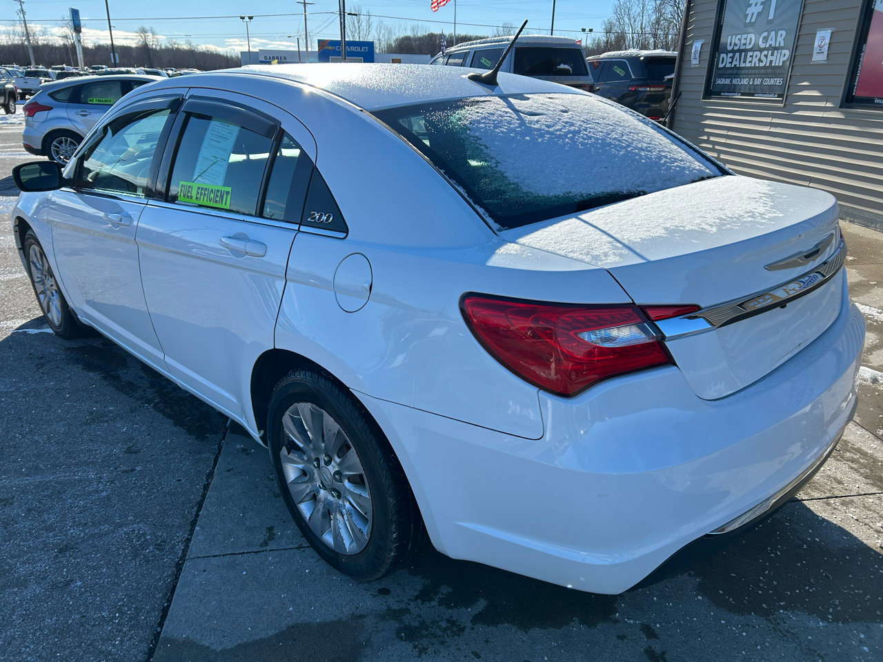 Used 2014 Chrysler 200 LX image 7