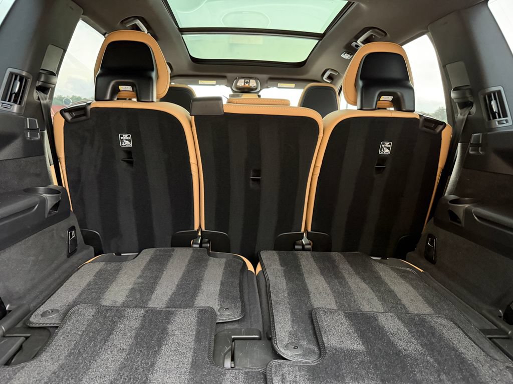 Certified 2025 Volvo XC90 T8 Ultra w/ Protection Package Premier AWD/4WD image 27