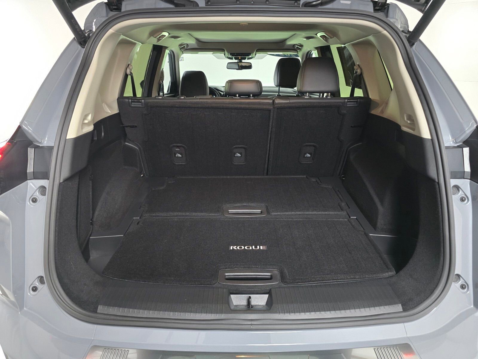 Used 2024 Nissan Rogue Platinum w/ Platinum Premium Package image 19