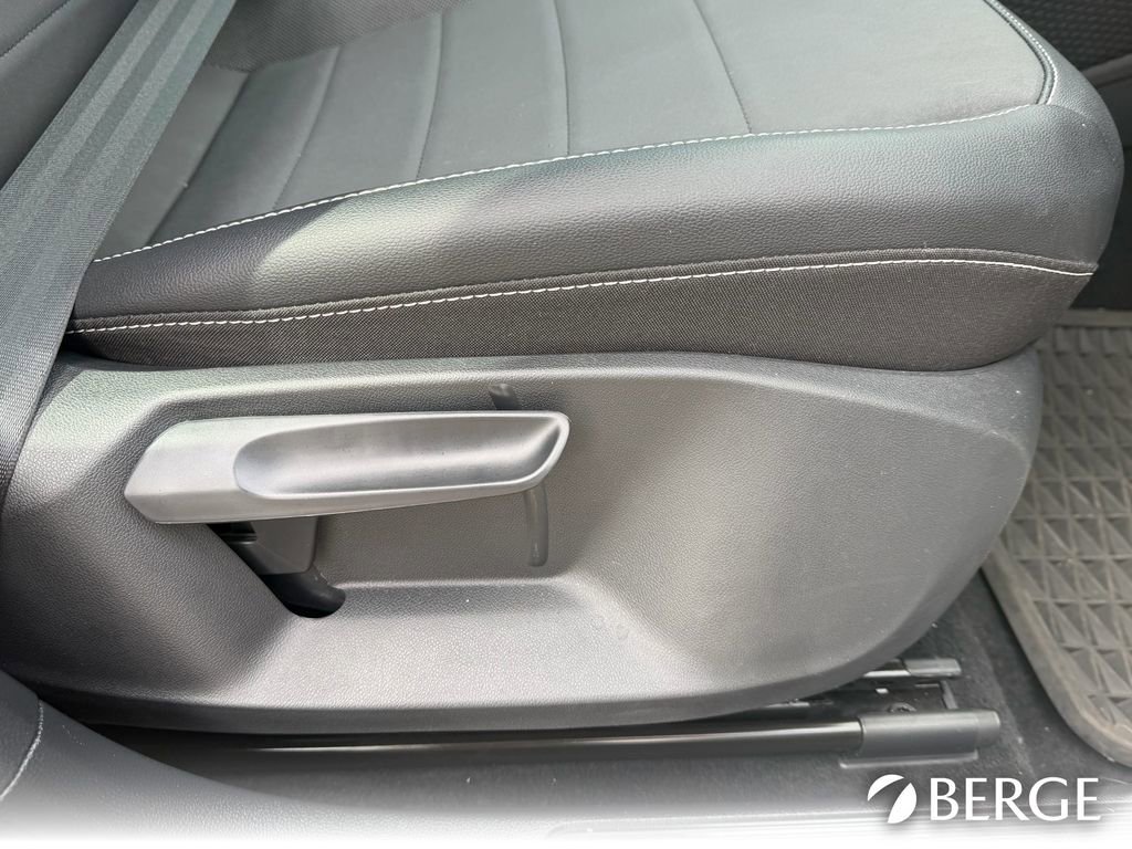 Used 2022 Volkswagen Taos SE FWD image 15