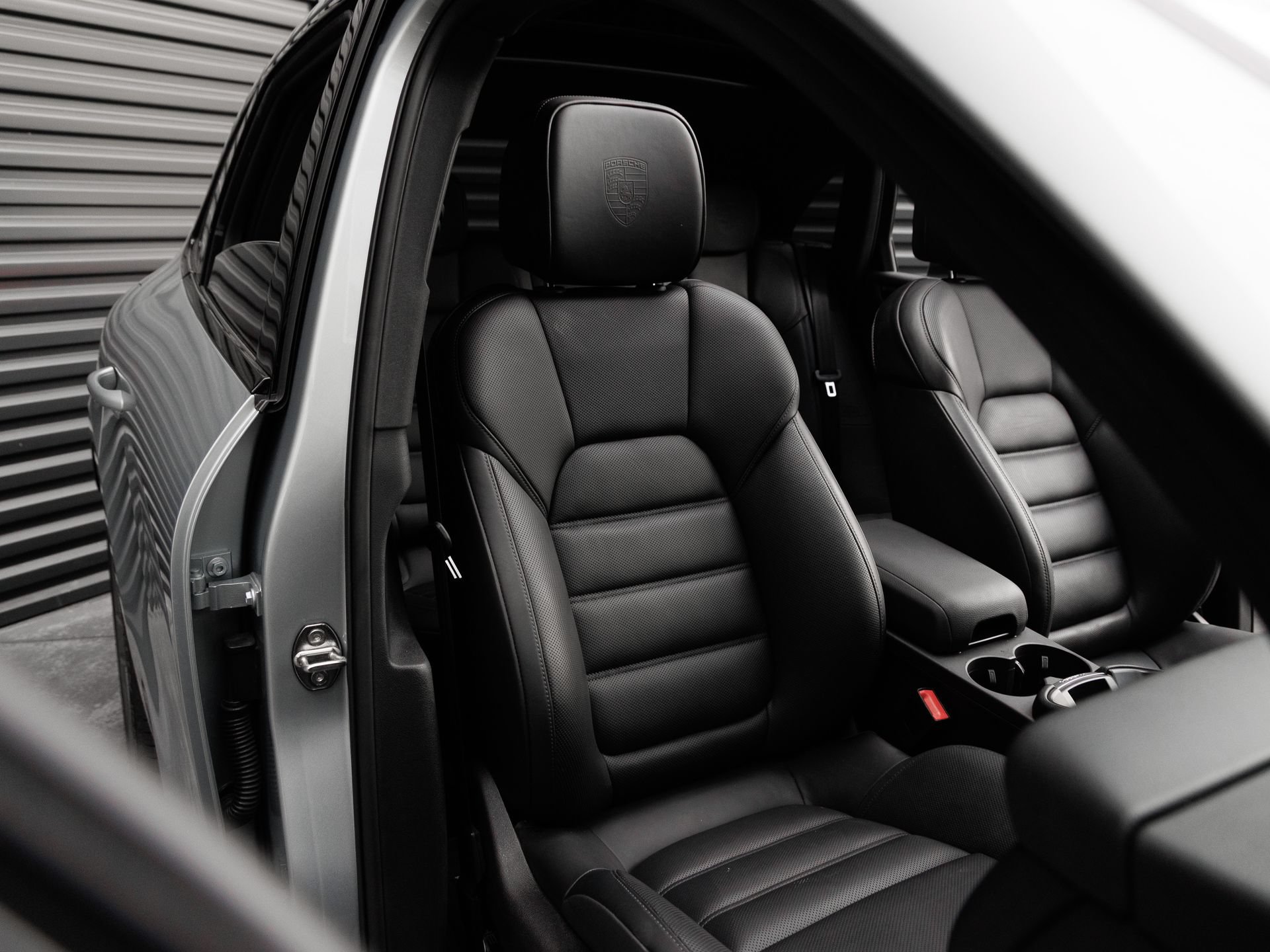 Certified 2026 Porsche Macan AWD/4WD image 34