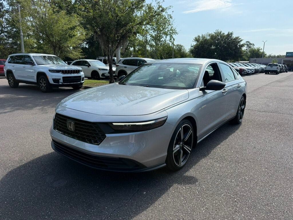 Used 2025 Honda Accord Sport image 1