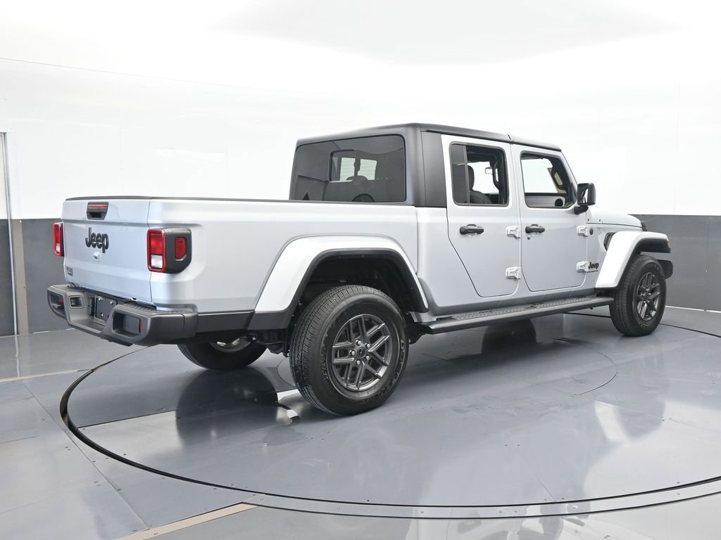 Used 2024 Jeep Gladiator Sport image 6