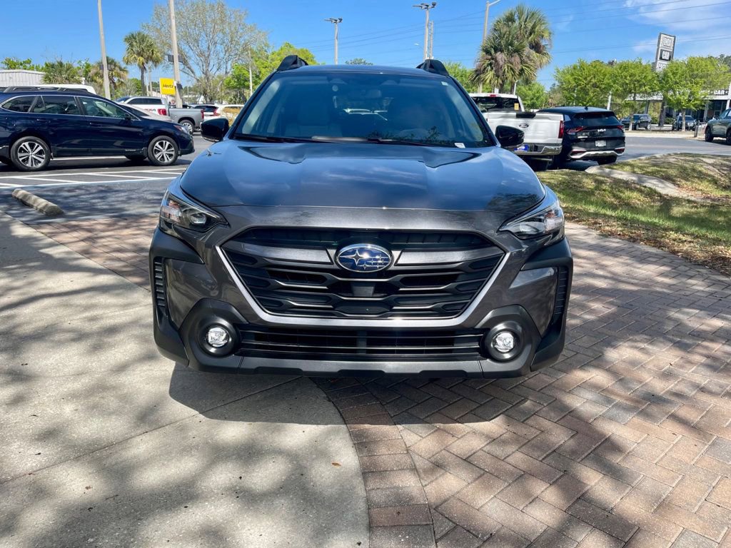 Used 2025 Subaru Outback Premium image 8