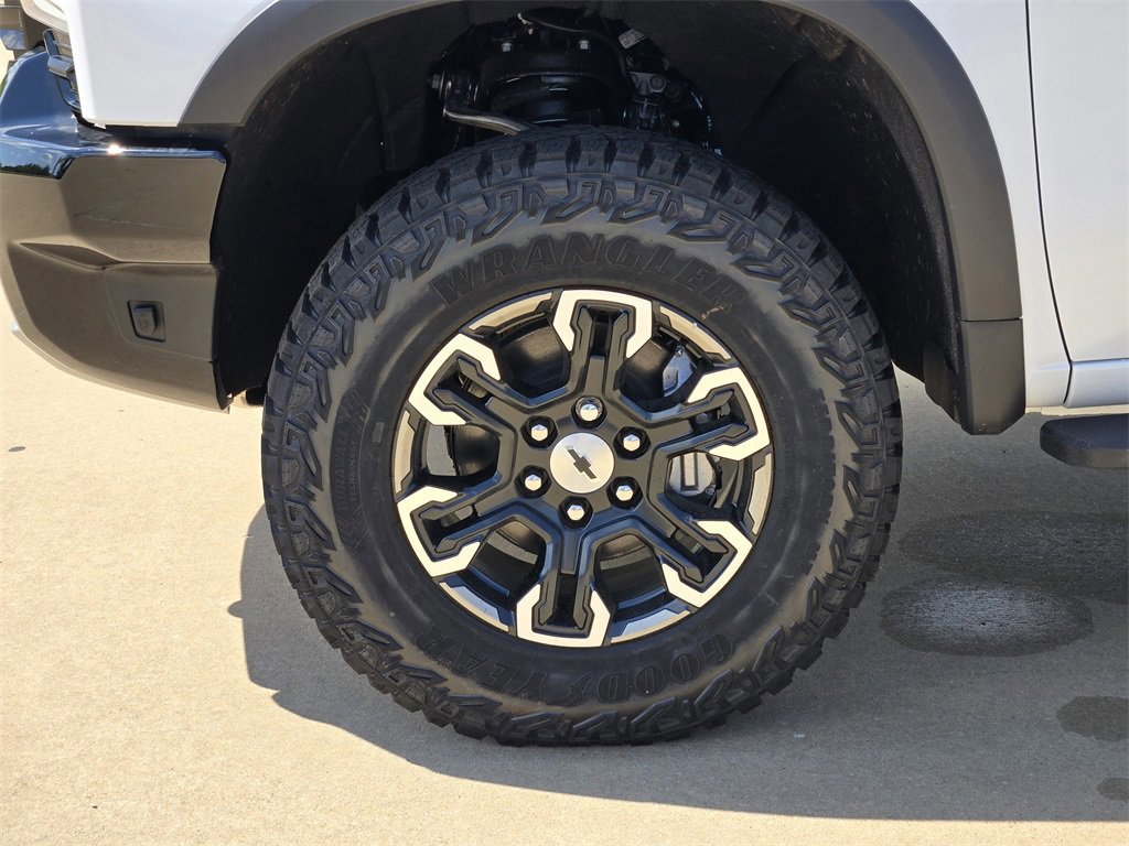 New 2026 Chevrolet Silverado 1500 ZR2 image 19