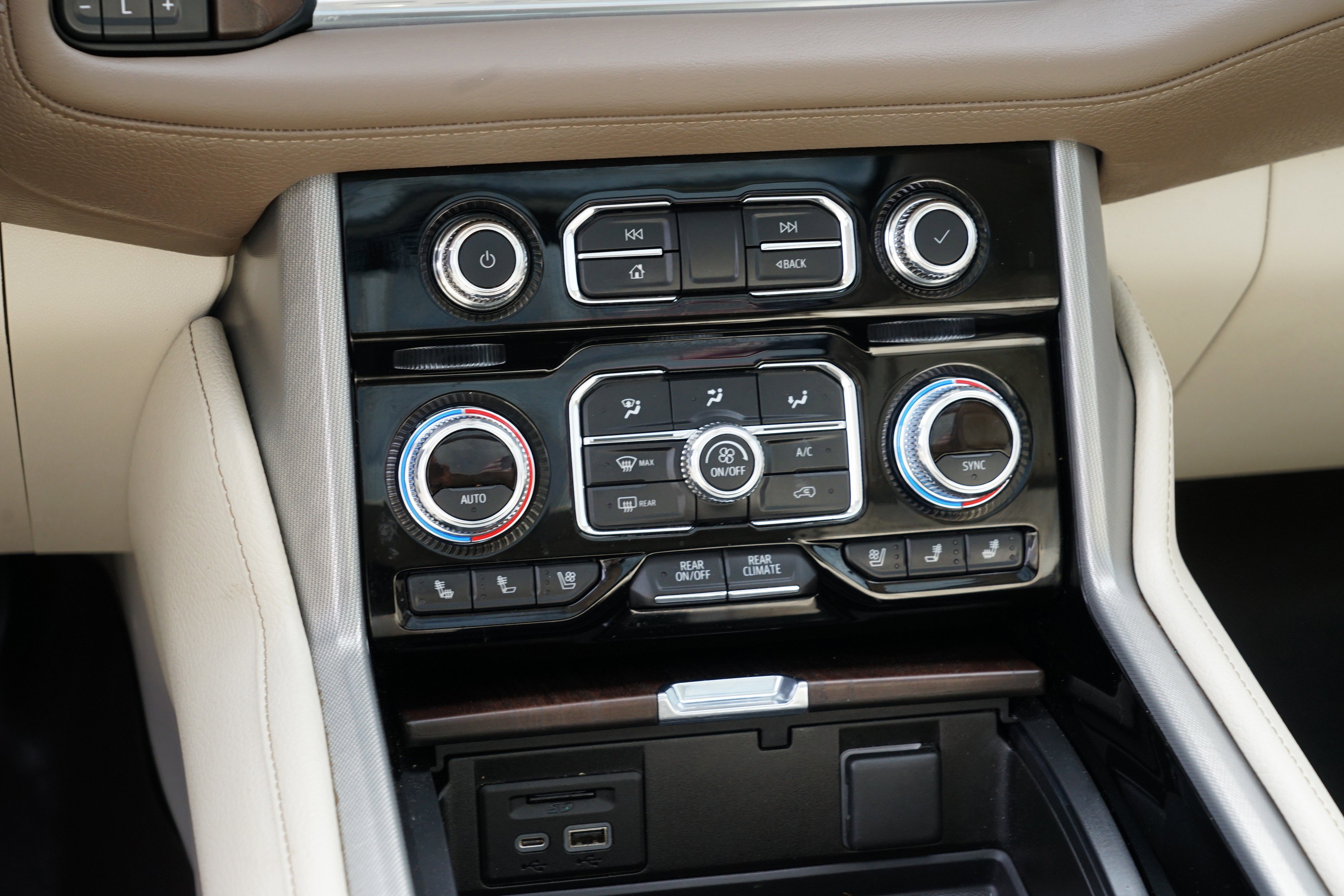 Used 2021 GMC Yukon XL Denali w/ Denali Ultimate Package image 26