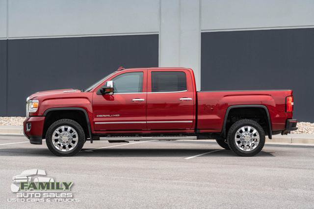 Used 2019 GMC Sierra 2500 Denali w/ Duramax Plus Package AWD/4WD image 4