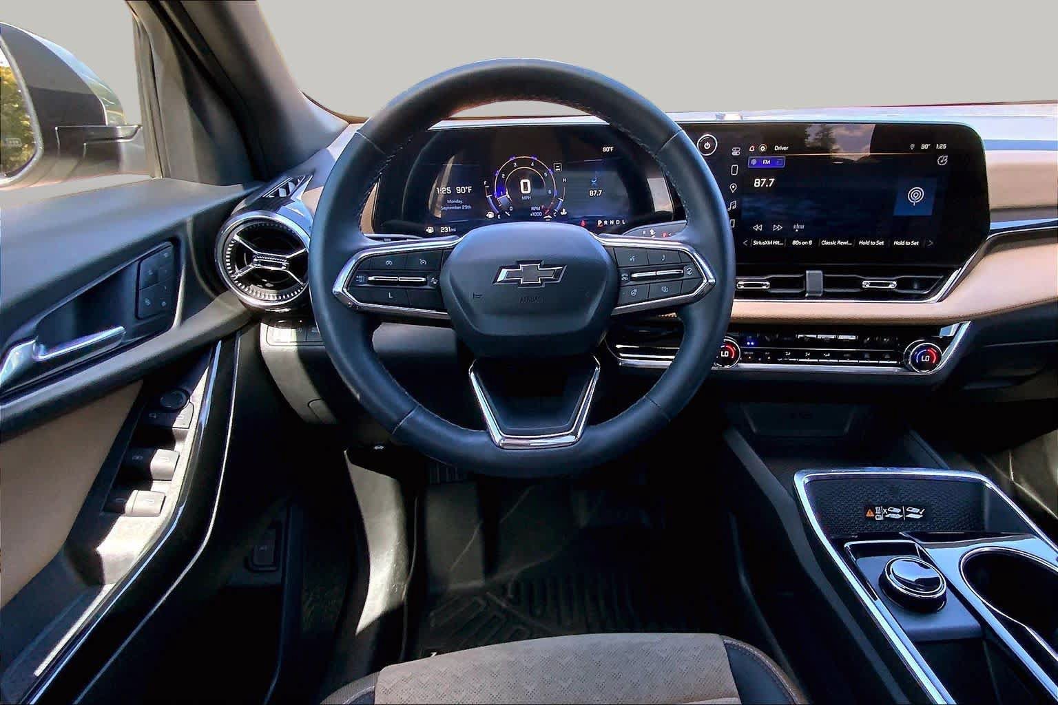 Used 2025 Chevrolet Equinox ACTIV w/ Safety and Technology Package FWD image 6