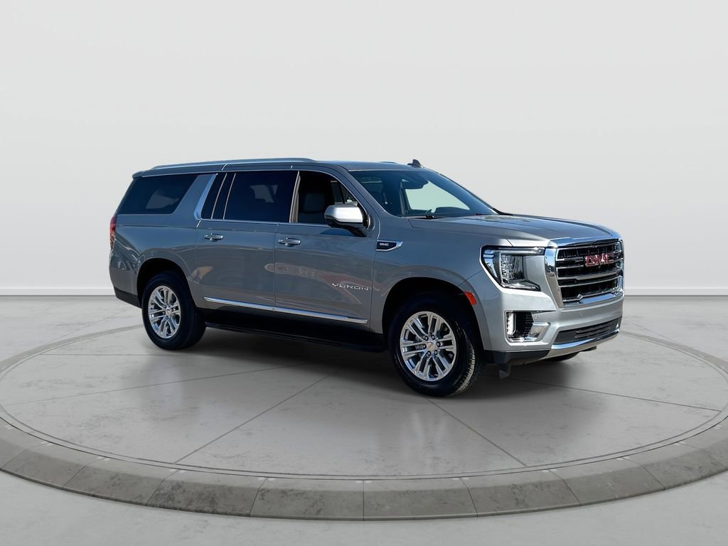 Used 2024 GMC Yukon XL SLT w/ SLT Luxury Package AWD/4WD image 2