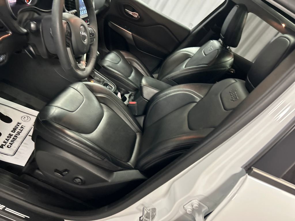 Used 2022 Jeep Cherokee Latitude Lux w/ Sun & Sound Group AWD/4WD image 12