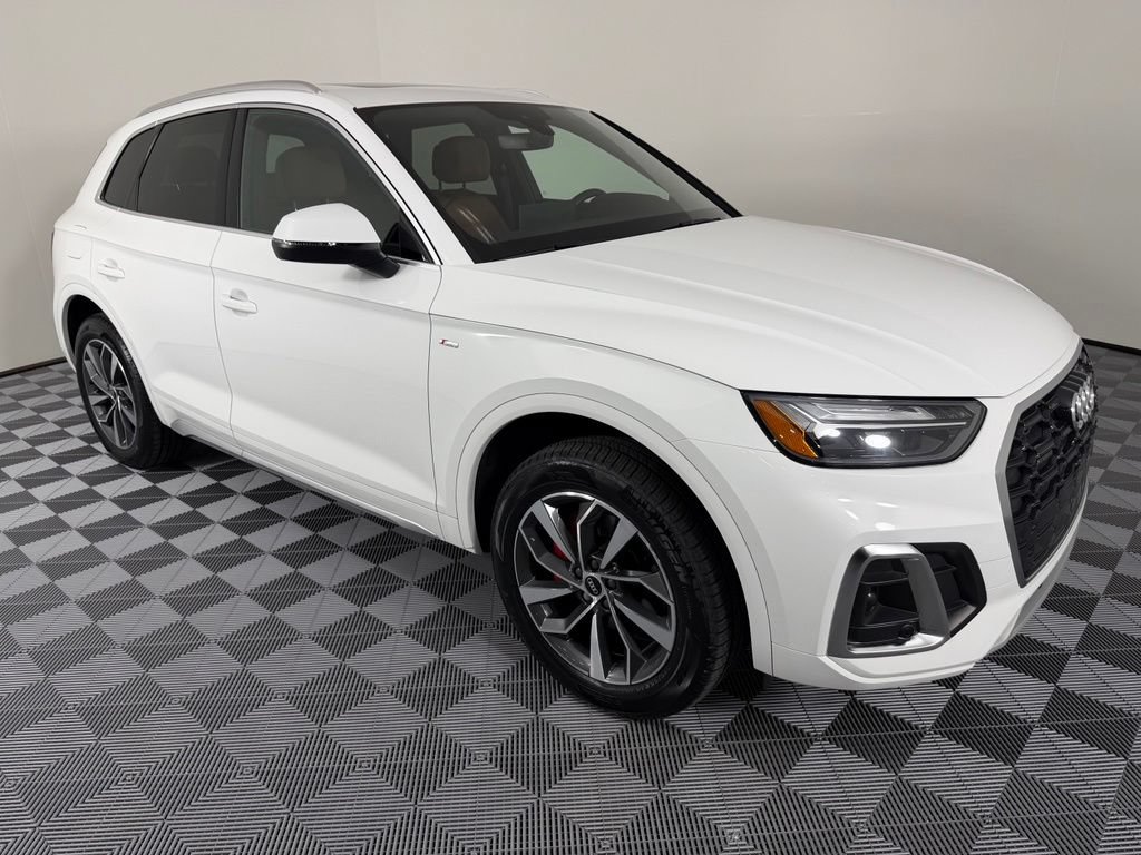 Used 2022 Audi Q5 2.0T Premium w/ Convenience Package AWD/4WD image 12