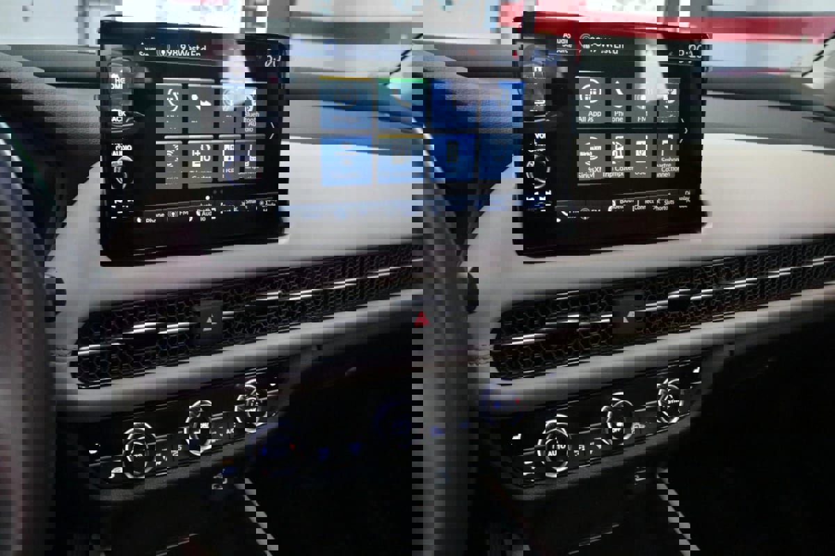 Used 2023 Honda HR-V EX-L image 18