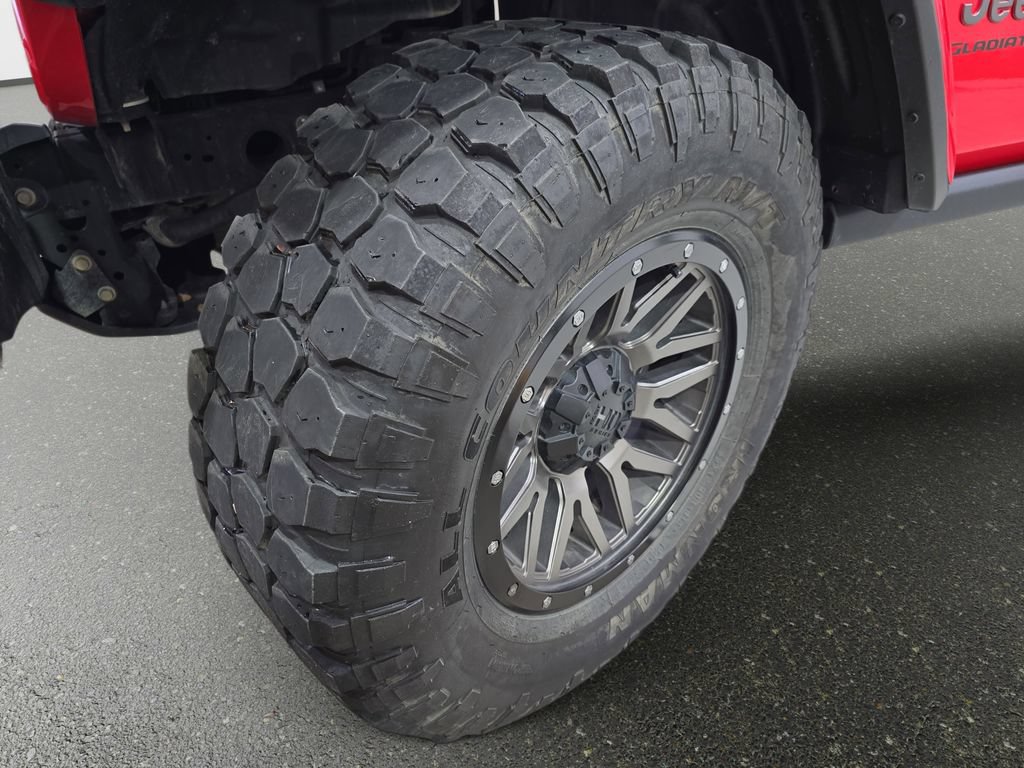 Used 2023 Jeep Gladiator Rubicon w/ LED Lighting Group AWD/4WD image 35