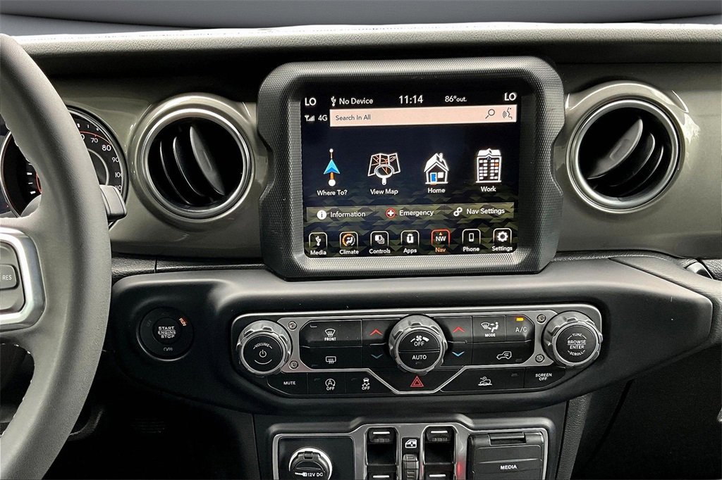 Used 2023 Jeep Wrangler Sahara image 9