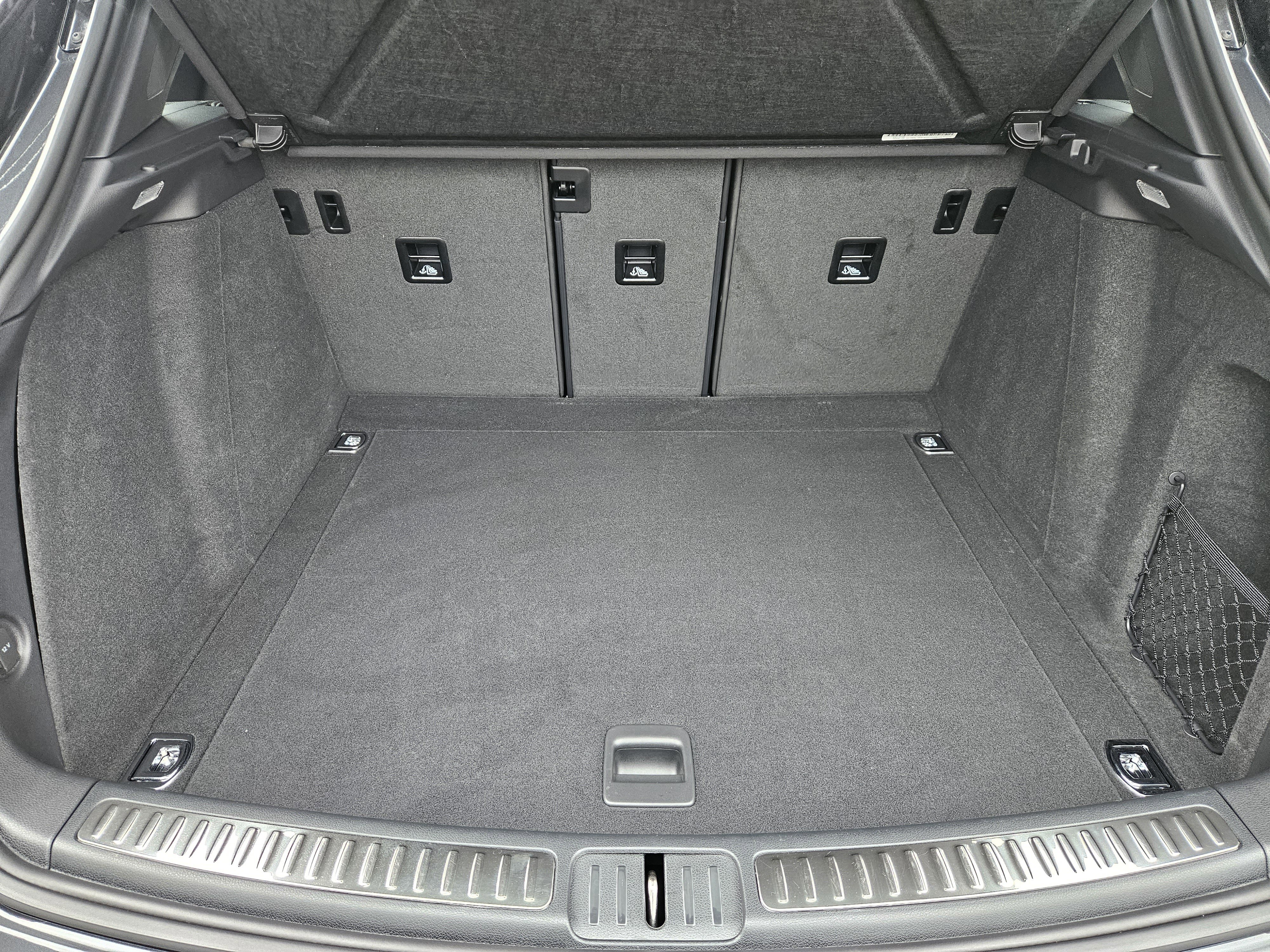 Certified 2025 Porsche Macan image 31