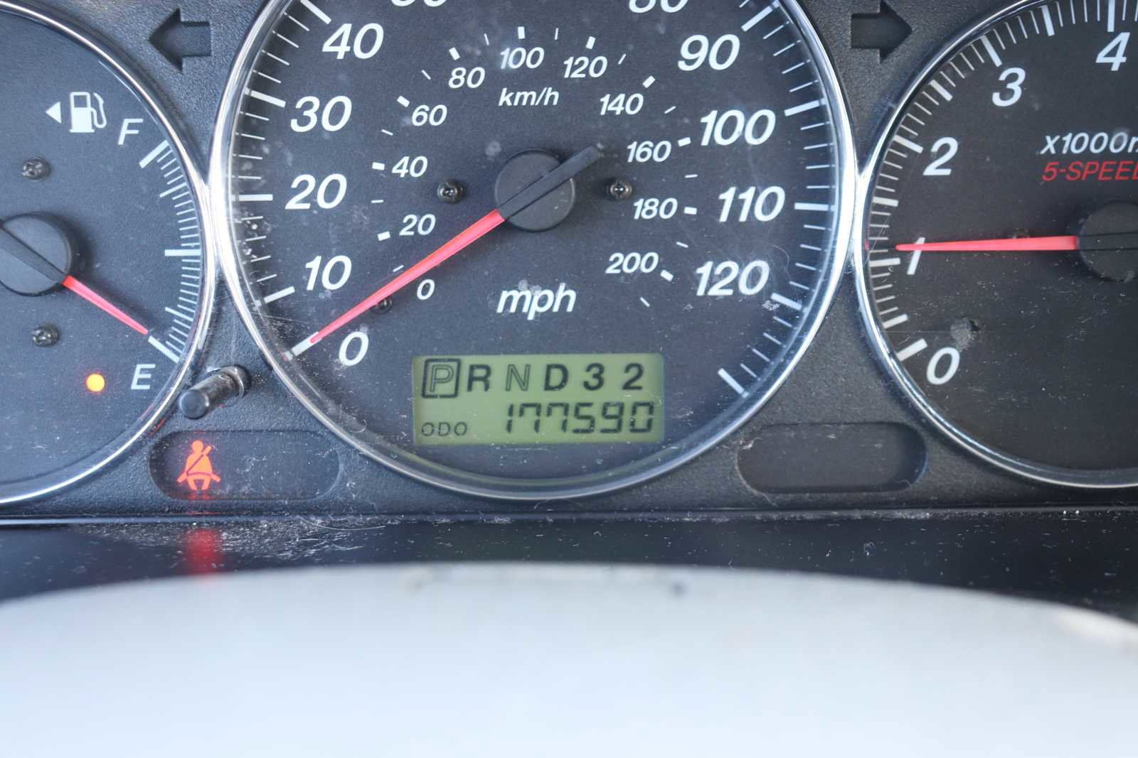 Used 2004 MAZDA MPV ES w/ 4-Seasons/Towing Pkg image 11