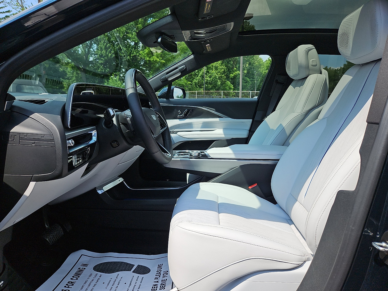 Certified 2024 Cadillac Lyriq Luxury w/ LPO, Floor Liner Package AWD/4WD image 13