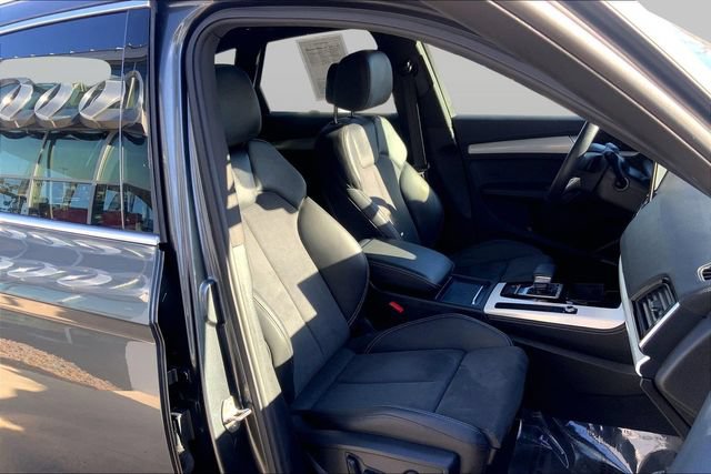 Used 2021 Audi Q5 e Premium Plus w/ Premium Plus Package AWD/4WD image 7