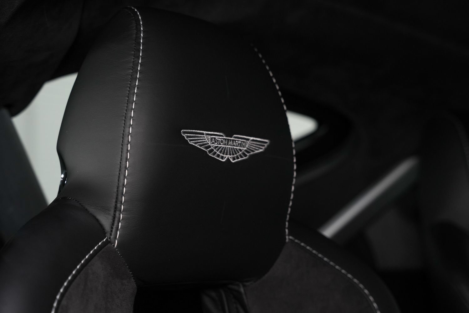 Used 2017 Aston Martin V12 Vantage S RWD image 29