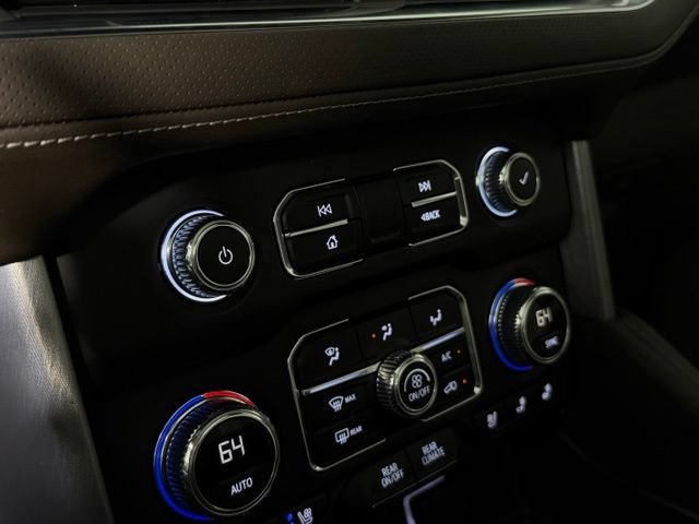 Used 2024 GMC Yukon SLT w/ SLT Luxury Package AWD/4WD image 22