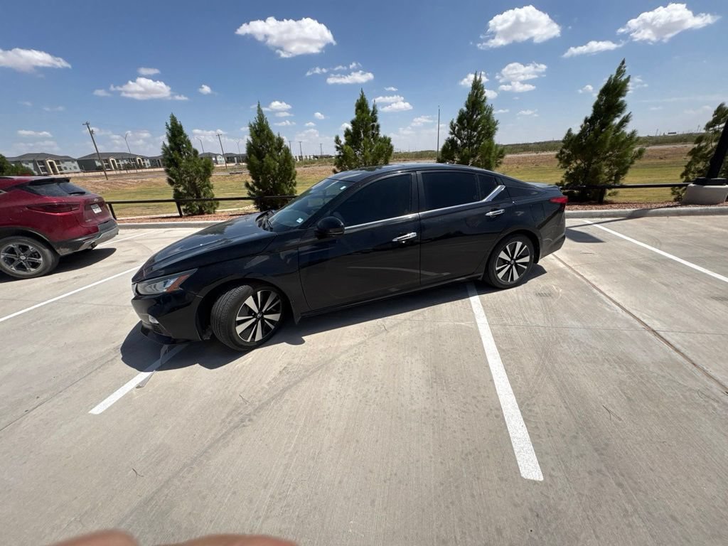 Used 2022 Nissan Altima 2.5 SV w/ SV Premium Package FWD image 5