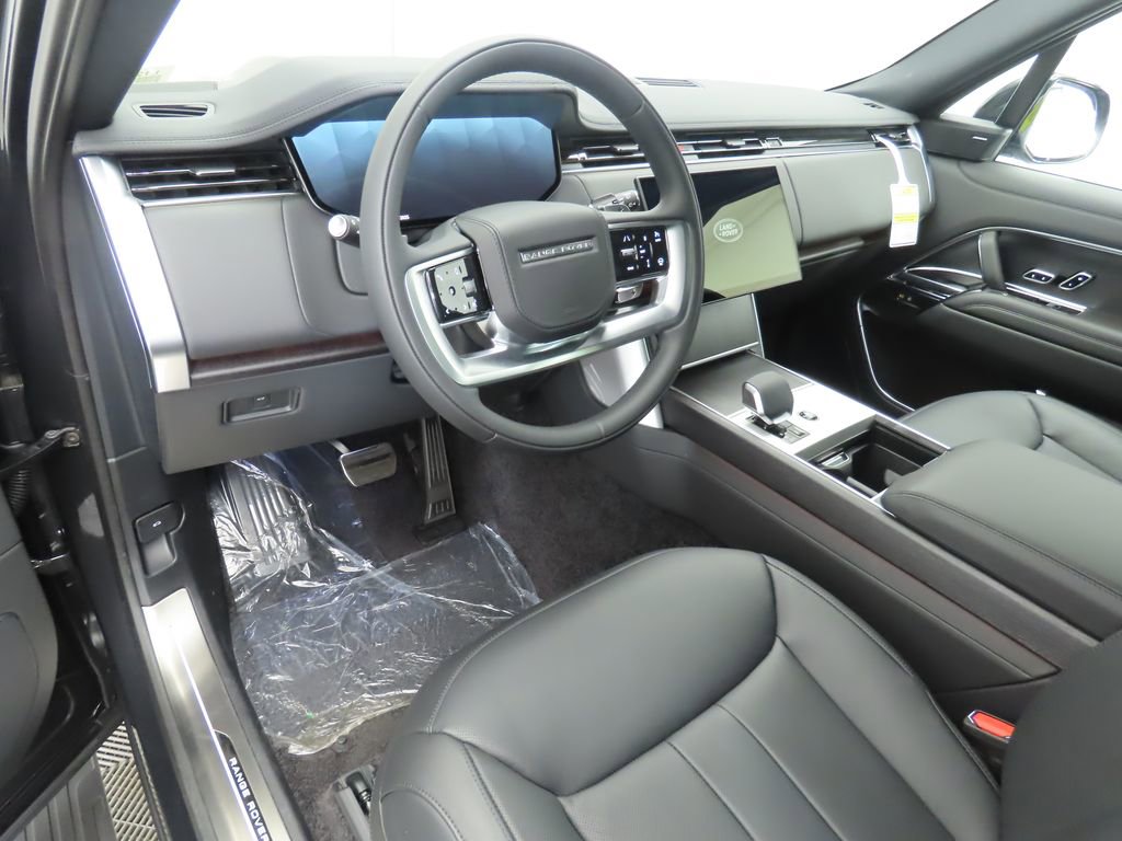 New 2025 Land Rover Range Rover Long Wheelbase SE image 10